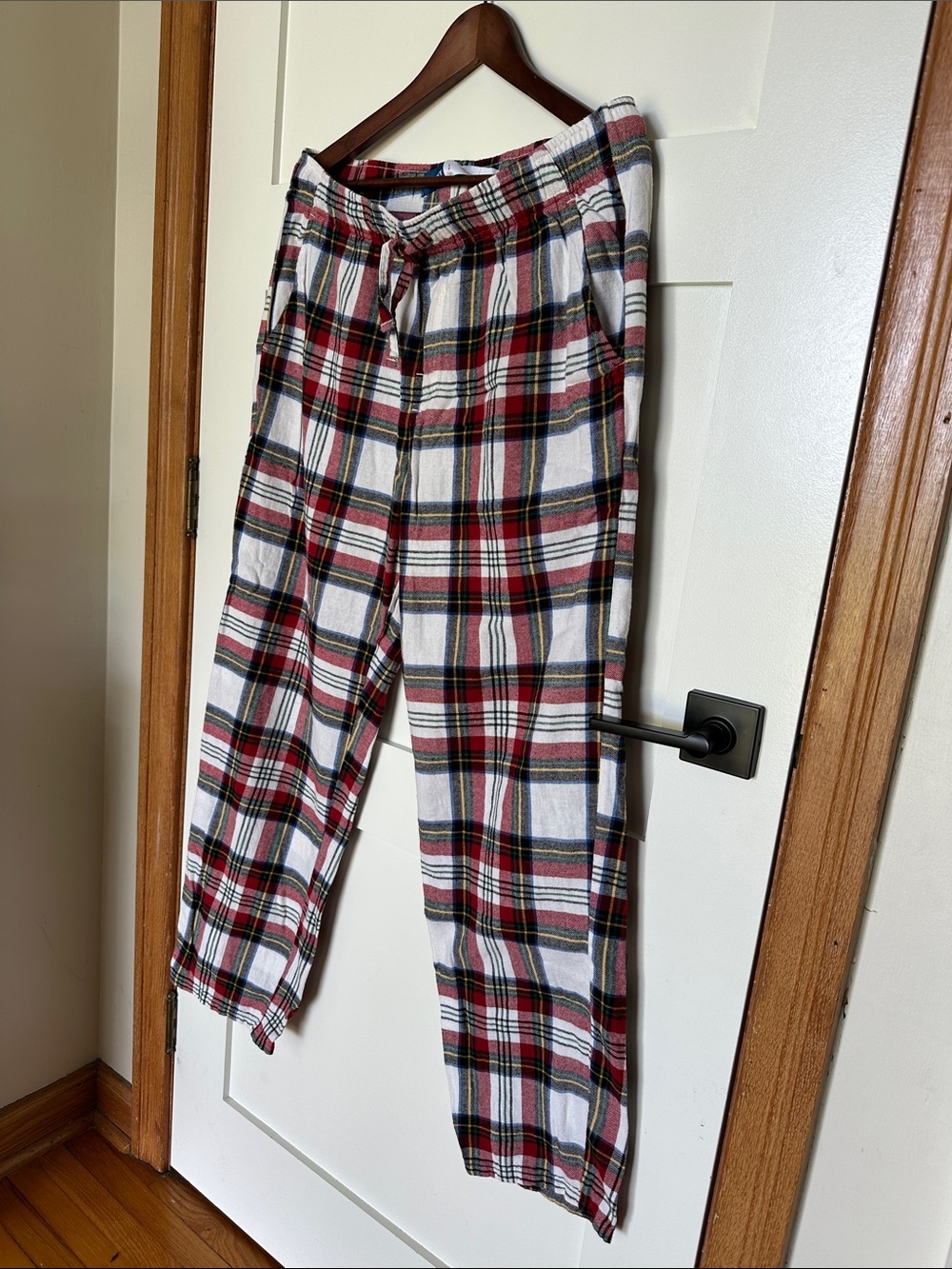 Men’s Old Navy Red and White Plaid Lounge Flannel Pajama Pants